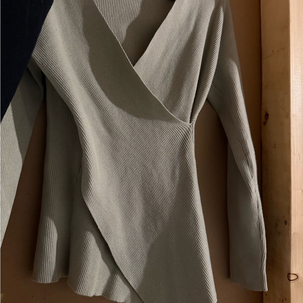 Madison The Label - Elegant Wrap Sweater in Sage Green. BNWOT - Picture 2 of 4